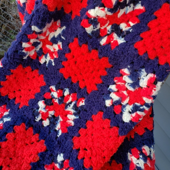 Patriotic Granny Afghan 60"x74" Red White Blue - Picture 6 of 11